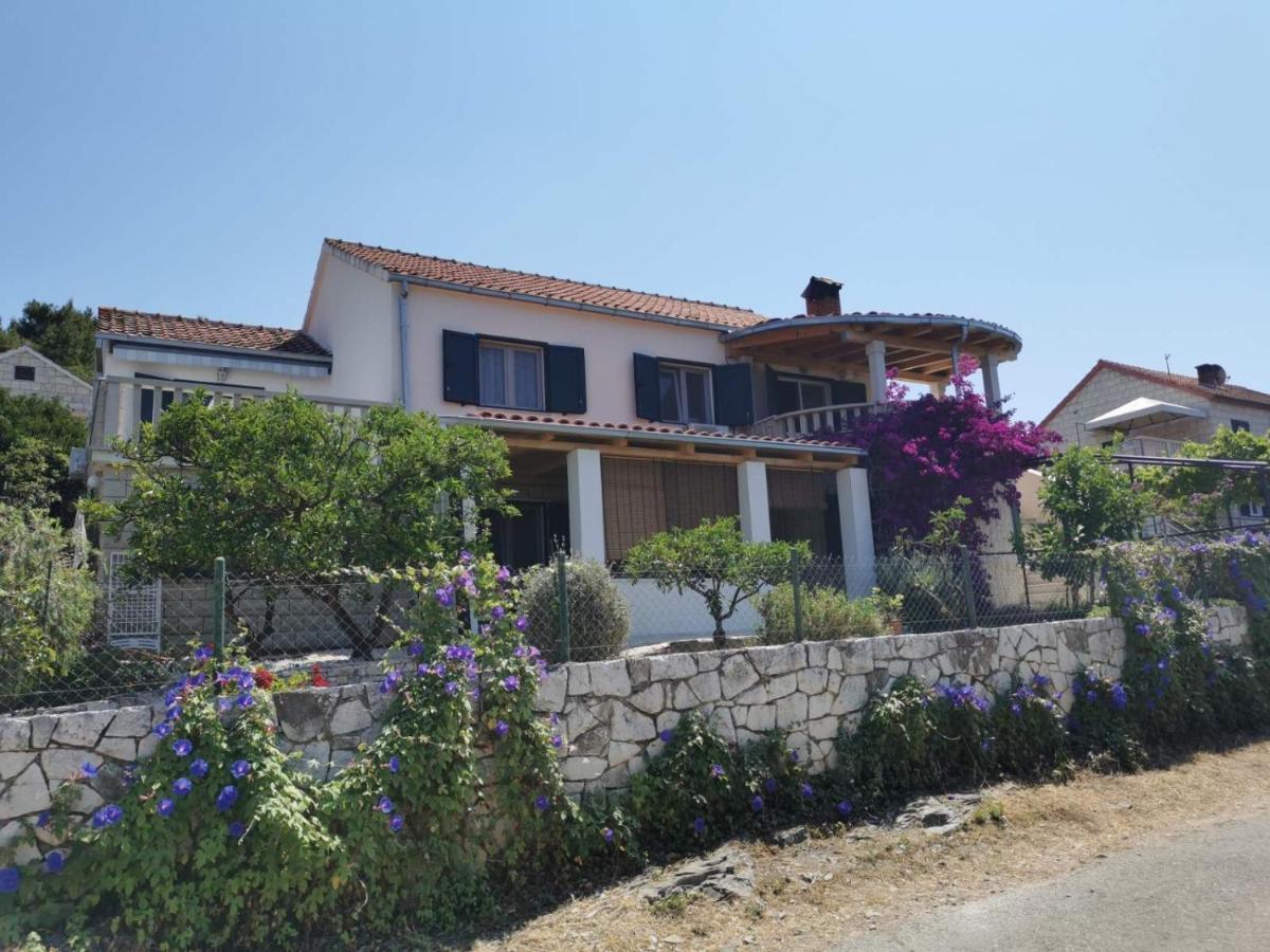 Apartments By The Sea Splitska, Brac - 2923 Postira Kültér fotó