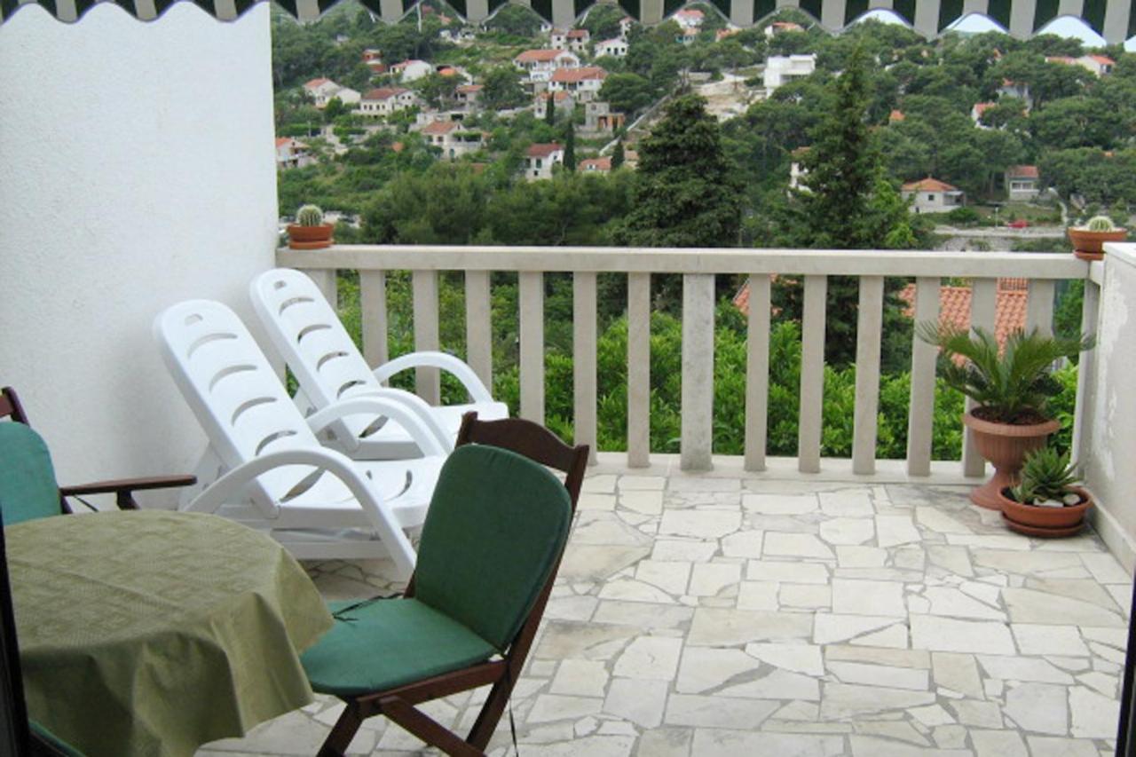 Apartments By The Sea Splitska, Brac - 2923 Postira Kültér fotó