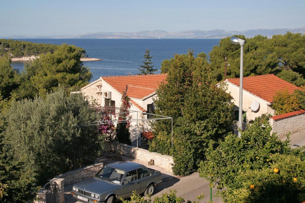 Apartments By The Sea Splitska, Brac - 2923 Postira Kültér fotó